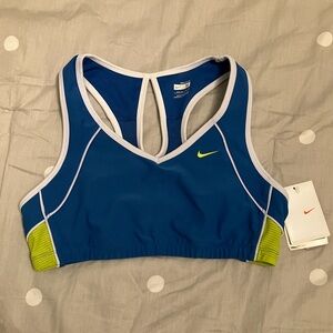 NWT Nike sports bra